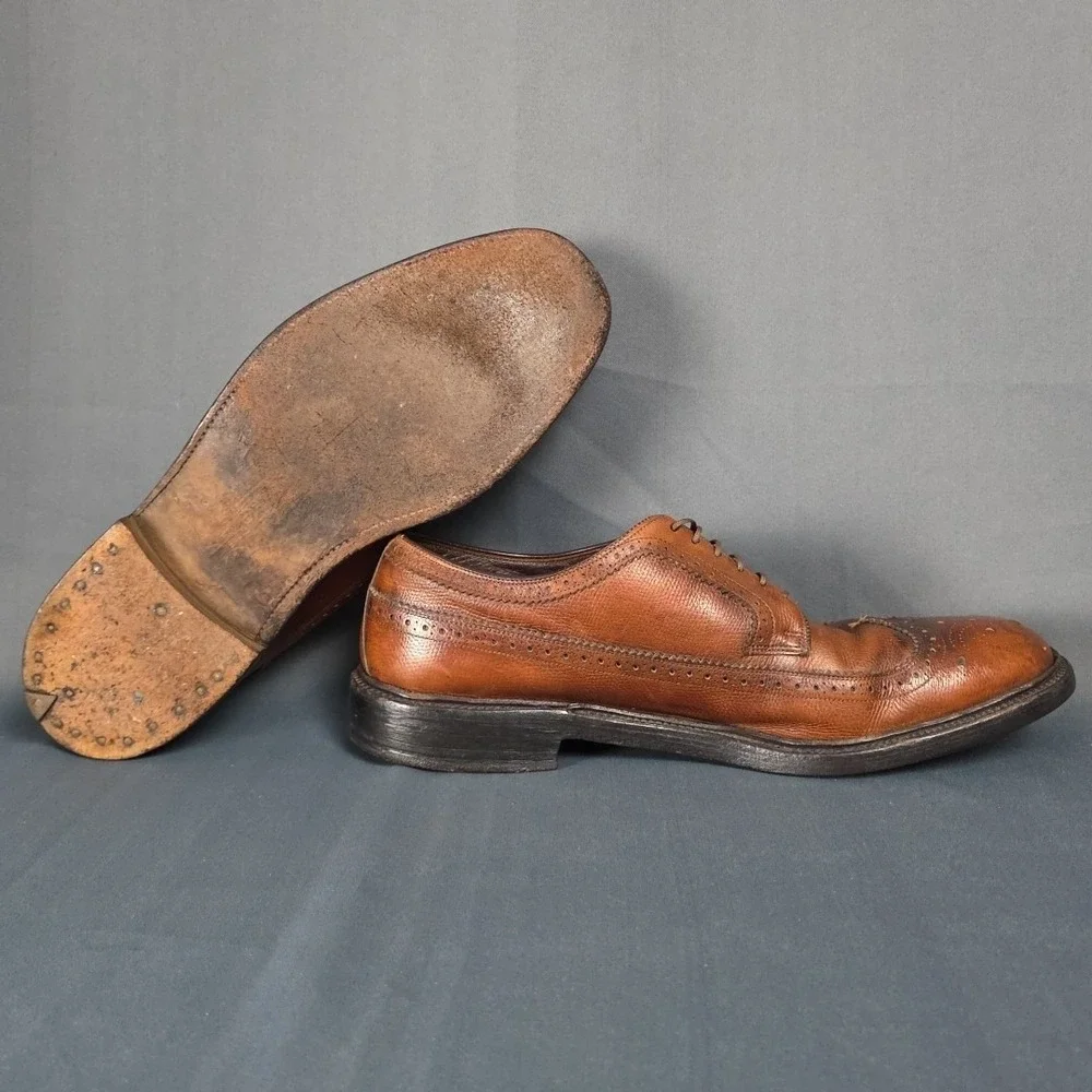 Vintage Hanover wingtips shoes V Cleat Mens 11B / RR Brown Wingtip Leather